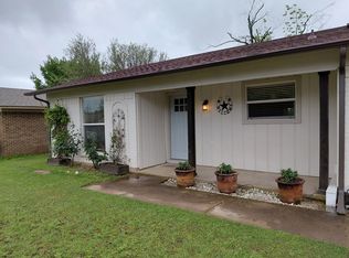 3204 NE 10th St, Mineral Wells, TX 76067