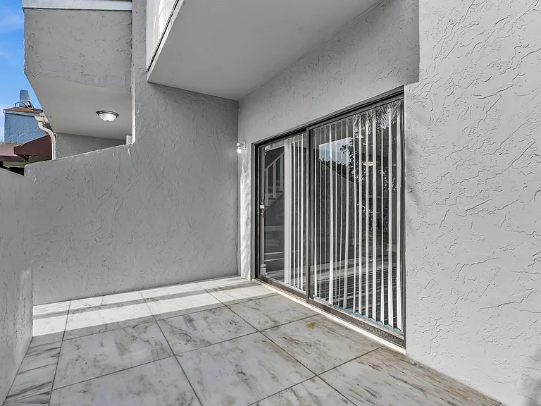 14212 NE 4th Ave — Photo 12