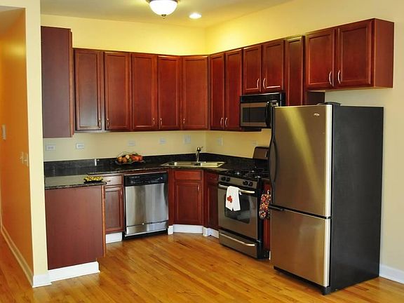3rd image of 127 S Oakley Blvd APT 3