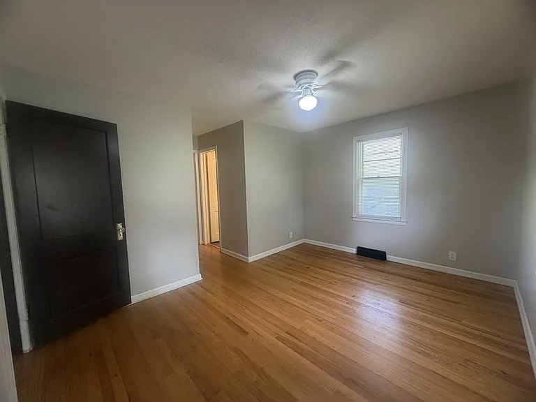 515 W Southside Blvd — Photo 15