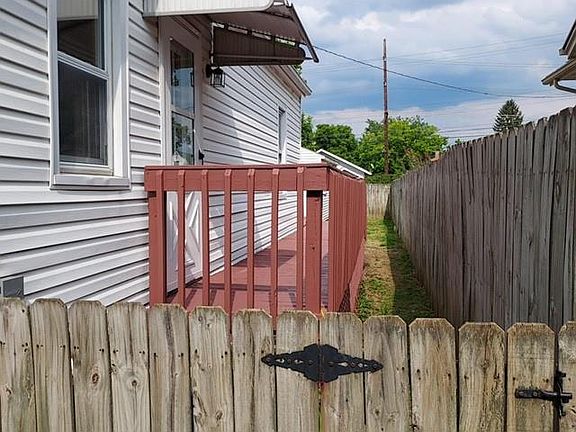3rd image of 2312 Mundale Ave