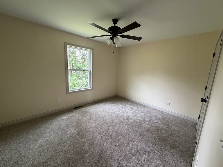 148 Wooded Glen Dr — Photo 16