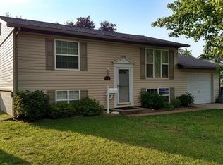 802 N Madison Dr, O'Fallon, IL 62269