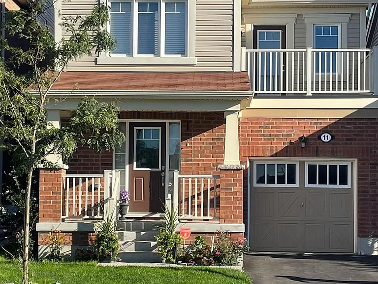 11 Bannister Cres — Photo 2