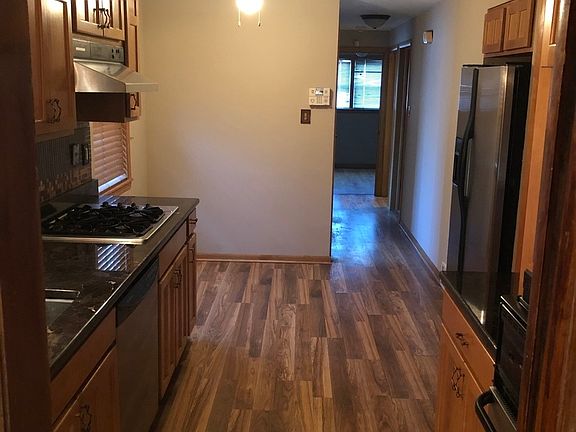 3rd image of 9127 S Crandon Ave