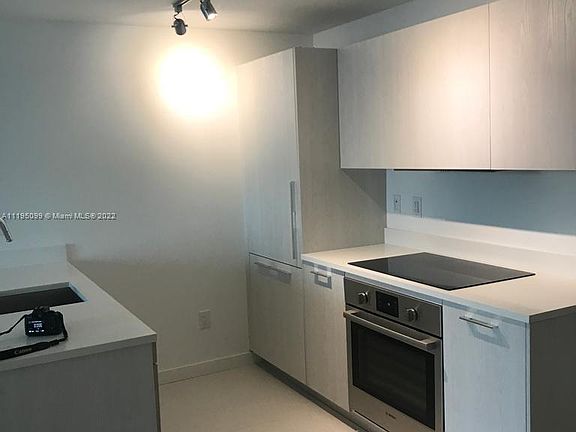 5th image of 501 NE 31st St Unit 2502