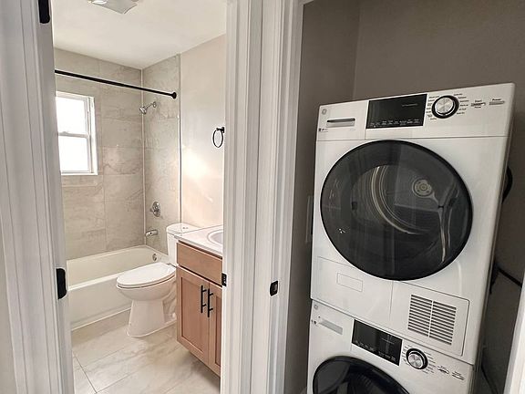 5th image of 582 Patten Ave #19