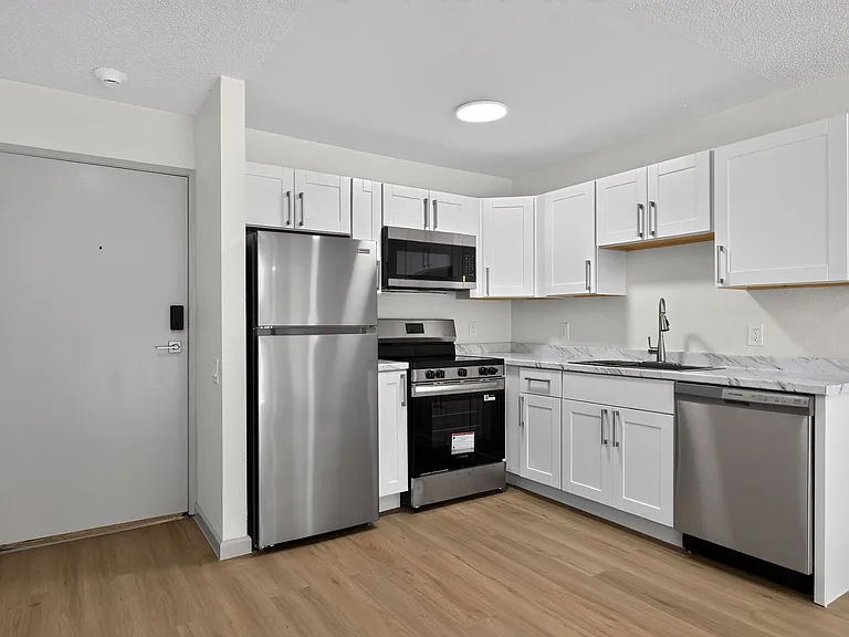 The Clover Apartments — Photo 2