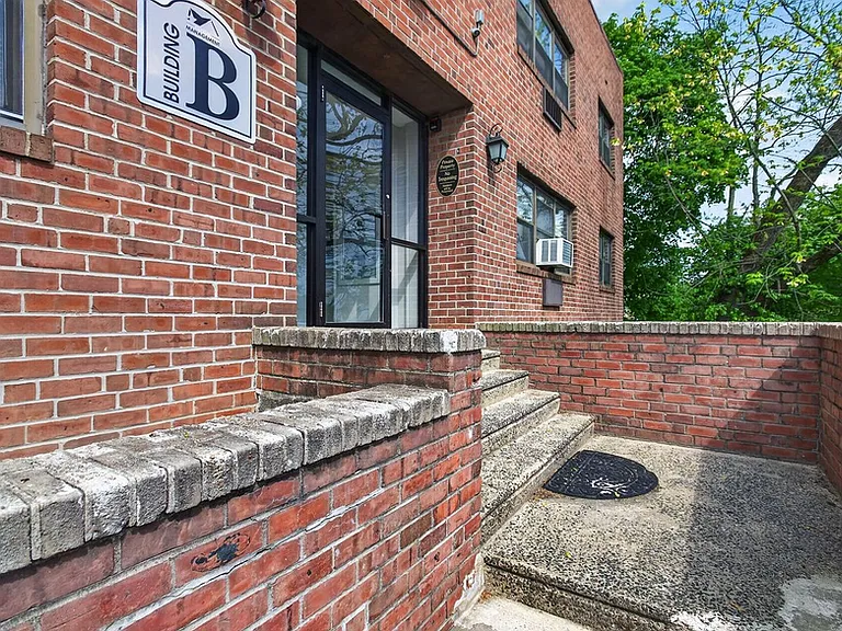 1102 Edgewood Ave #B19 — Photo 11