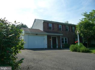 486 Crosswinds Dr, Lititz, PA 17543