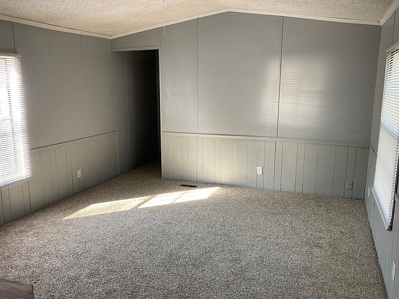 3rd image of 611 Eastmoor Dr