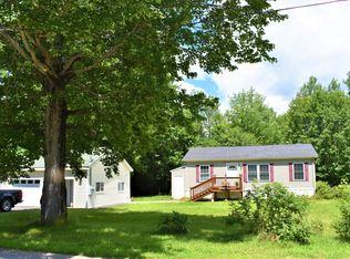 23 1st Ave, Mechanic Falls, ME 04256