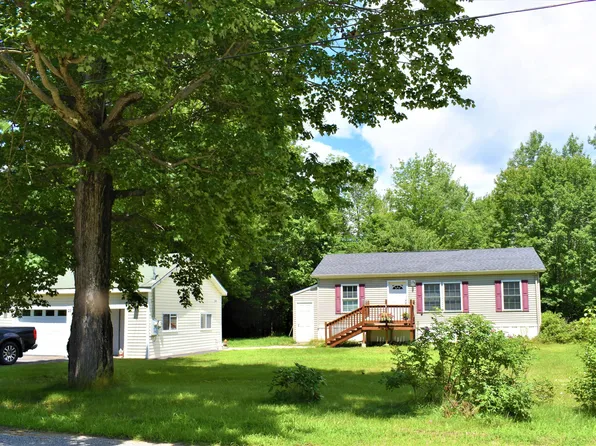 23 1st Avenue, Mechanic Falls, ME 04256