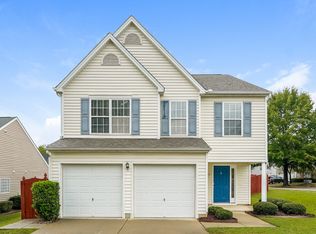 820 Willow Bay Dr, Fuquay Varina, NC 27526