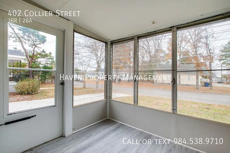 Charming 3BR Ranch Home Minutes from Downtown Smithfield! — Photo 3