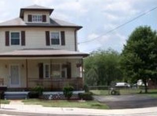 2004 Northeast Ave, Halethorpe, MD 21227