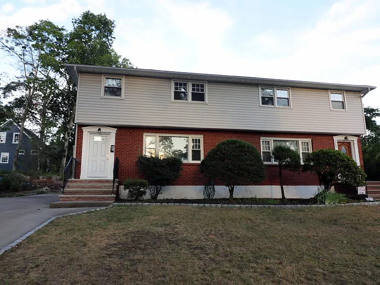 387 Gilbert St — Photo 1