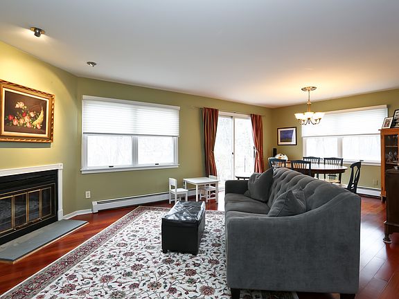 3rd image of 605 Brooke Club Dr