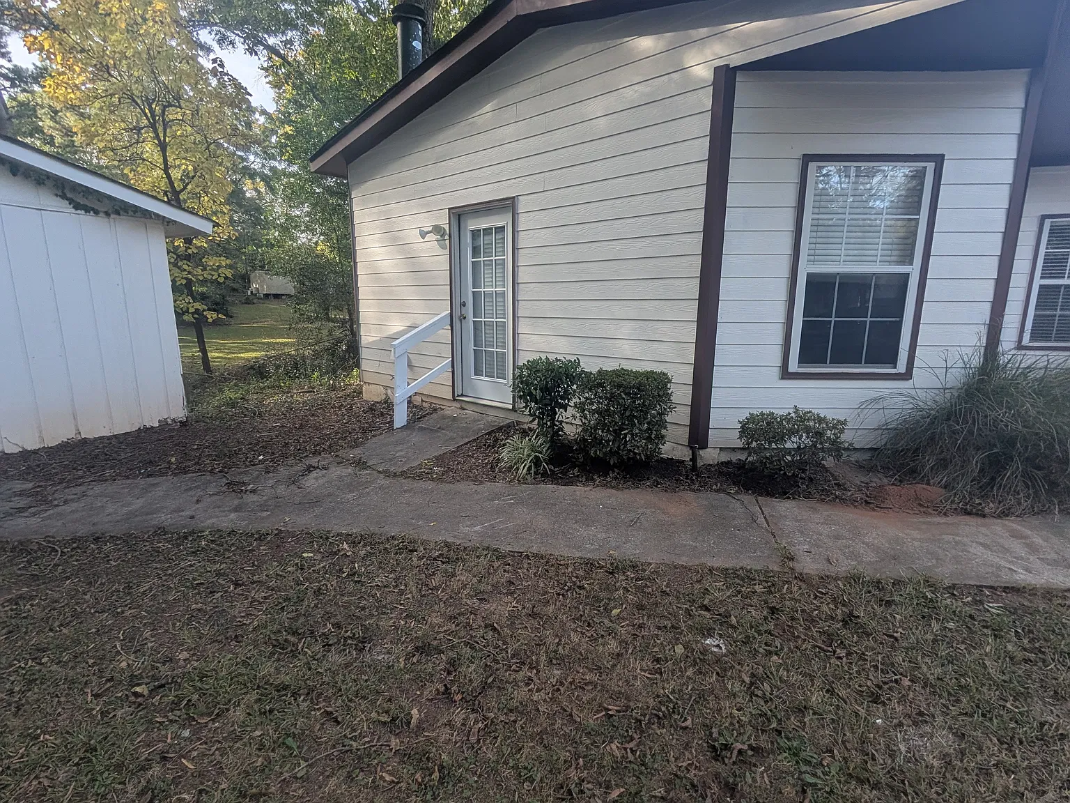 3 bed, 1100 sqft, $1,800 — Photo 3