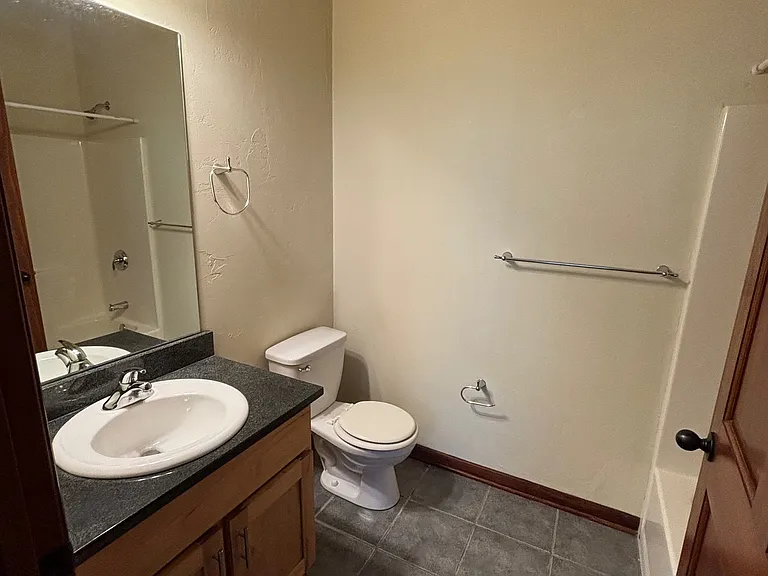 141 W Vine St — Photo 4