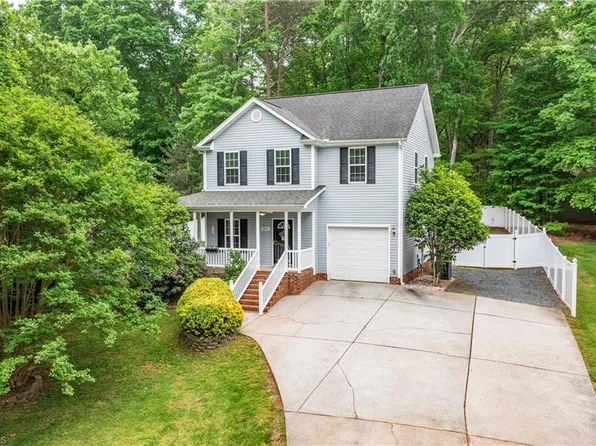 1480 Turfwood Dr, Pfafftown, NC 27040