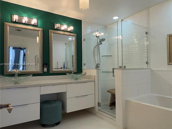 5th image of 3001 NE 185th St APT 532