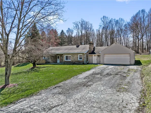523 Foxwood Rd, Wampum, PA 16157