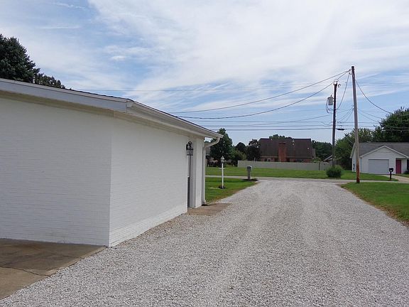 3rd image of 10544 Cricklewood Dr
