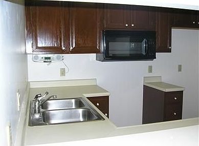 4th image of 507 Greenbriar Dr