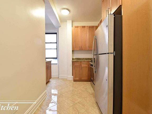 3rd image of 225 W 106th St APT 12D