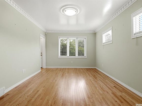 4th image of 303 College AVENUE