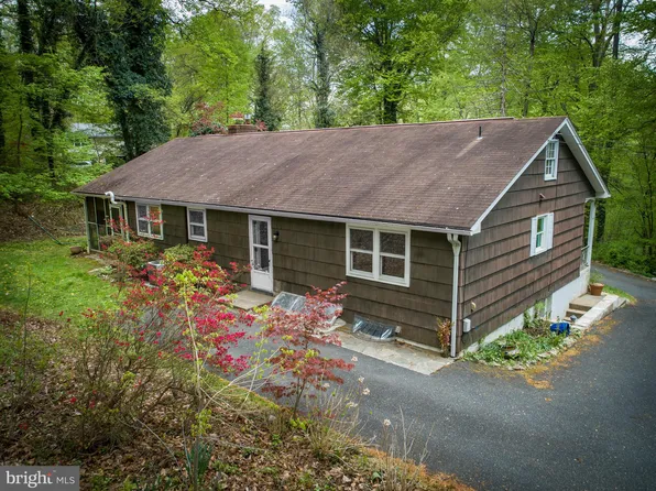 2976 Flowing Springs Rd, Spring City, PA 19475