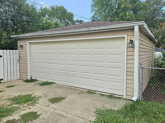 4th image of 406 Singapore Ln