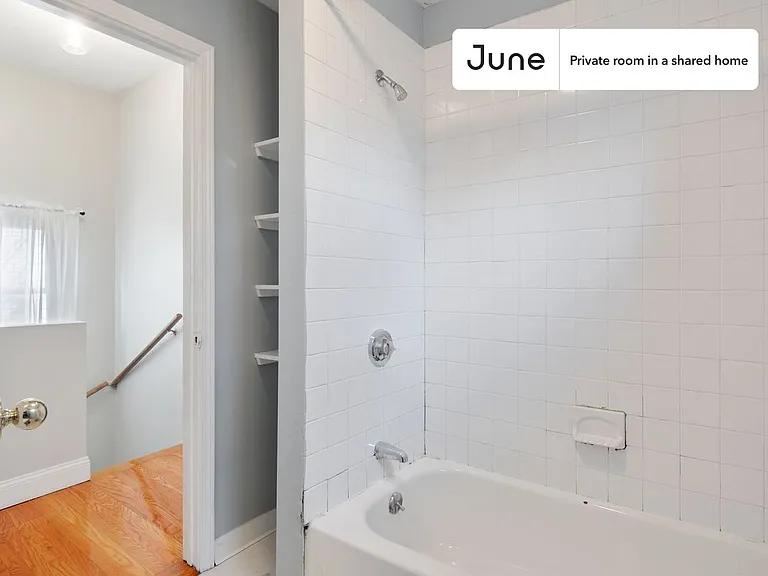 21 Highgate St #B — Photo 13