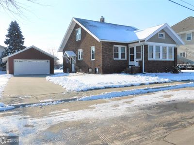 309 N 3rd Ave E, Newton, IA, 50208
