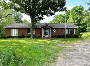 867 Middle Rd, Oswego, NY 13126