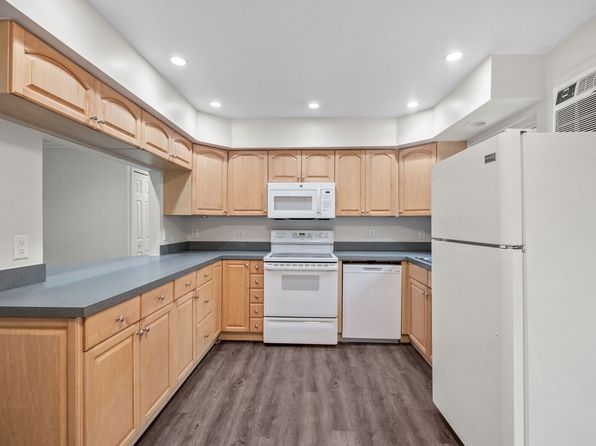 72 Village Ct #2B-1BA-750SQFT