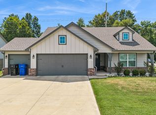 1801 E Winston St, Broken Arrow, OK 74011