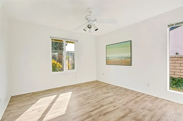 1054 Rolling Hills Dr — Photo 10