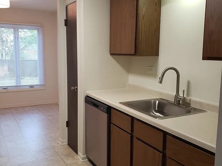 4312 Douglas Rd — Photo 8