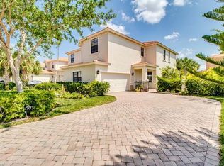 15235 Summit Place Cir, Naples, FL 34119