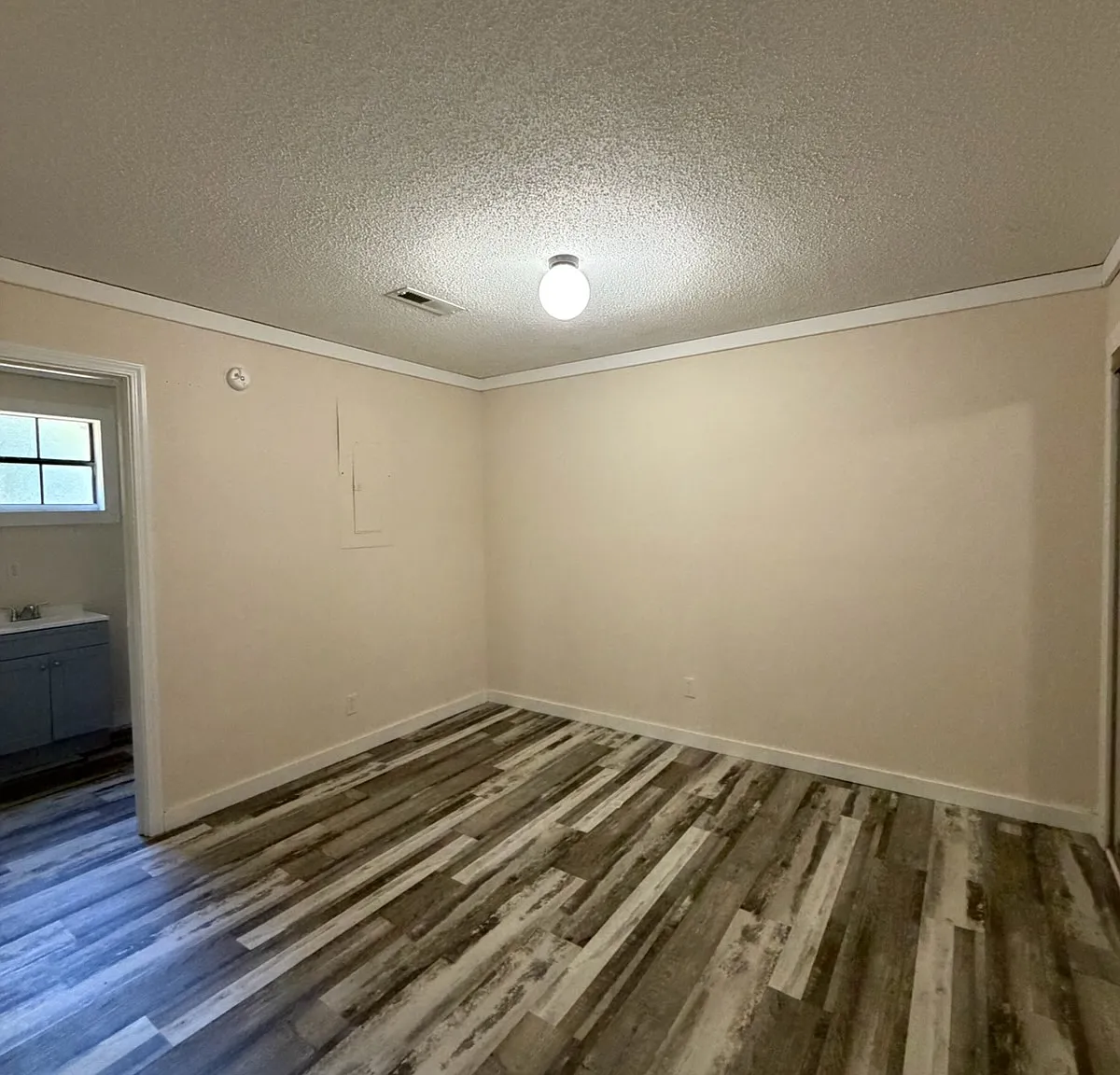 2 bed, 850 sqft, $1,400 — Photo 2