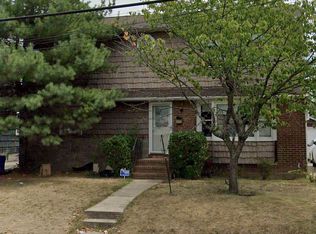 131 S Terrace Pl, Valley Stream, NY 11580