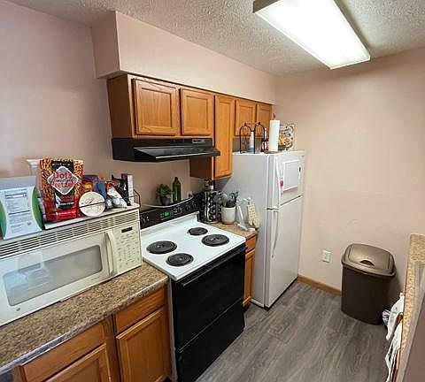 3rd image of 517 Hawley St #4