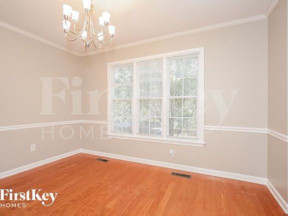 5th image of 163 Twin Valley Ct
