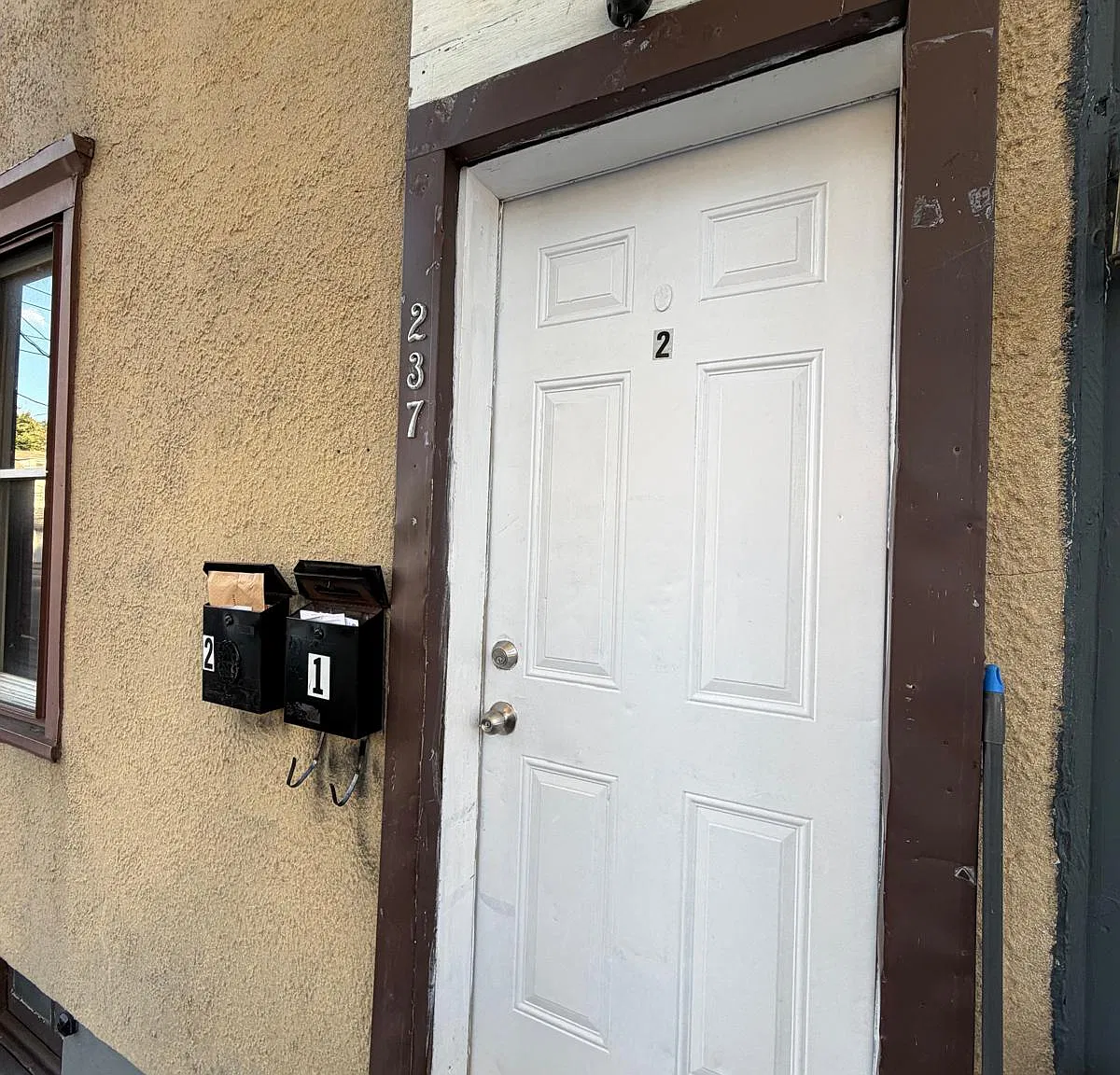 2 bed, 1000 sqft, $1,600 — Photo 2