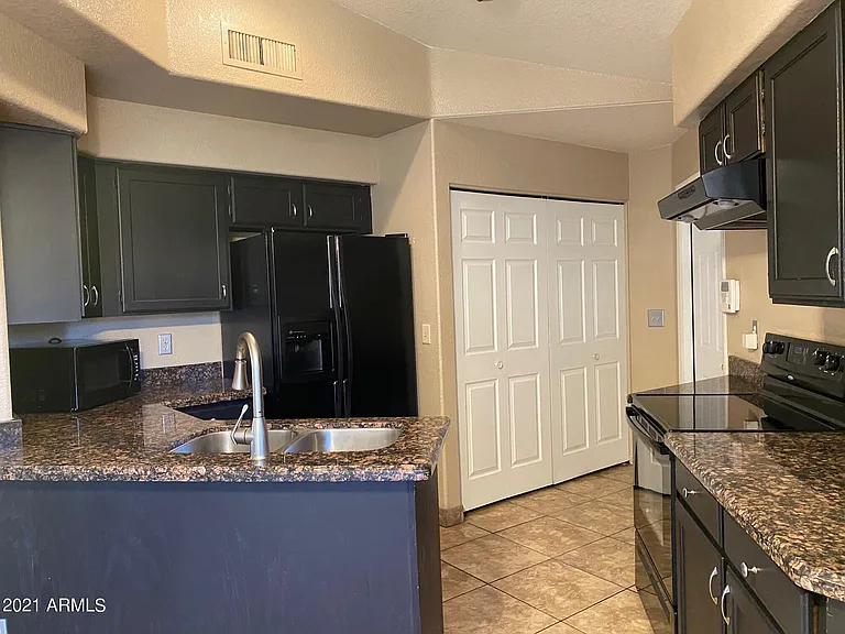 3017 W Augusta Ave — Photo 6