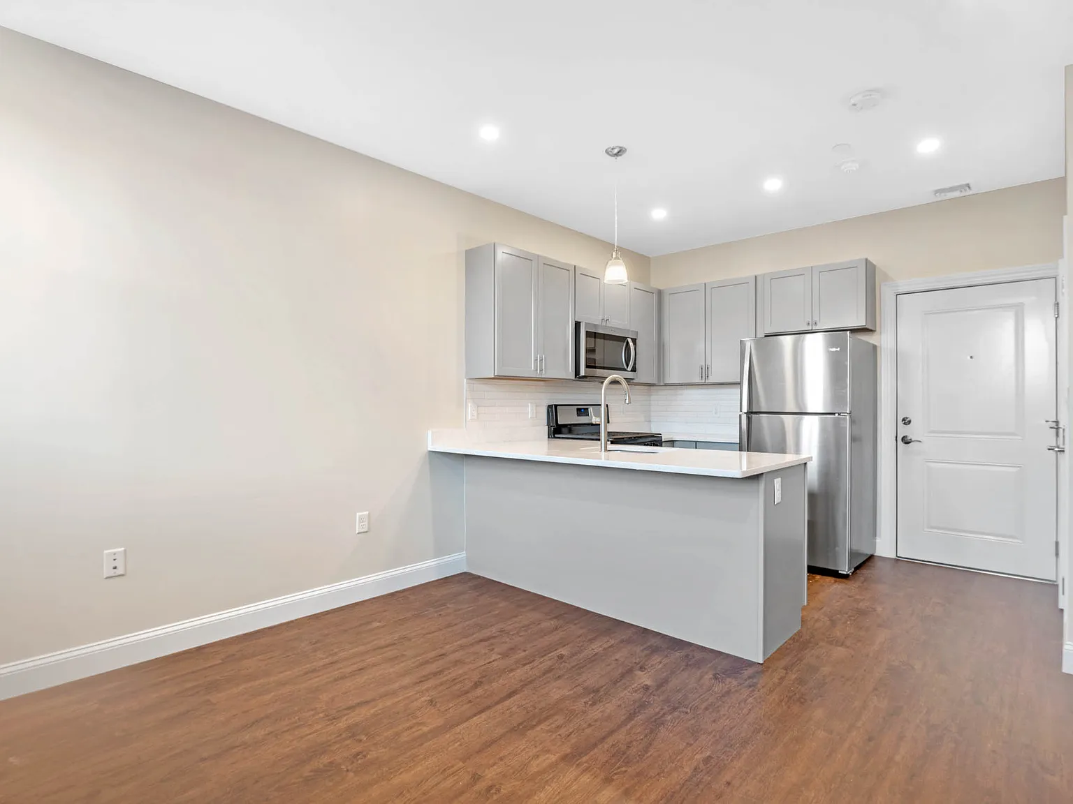 1 bed, 533 sqft, $1,975 — Photo 3