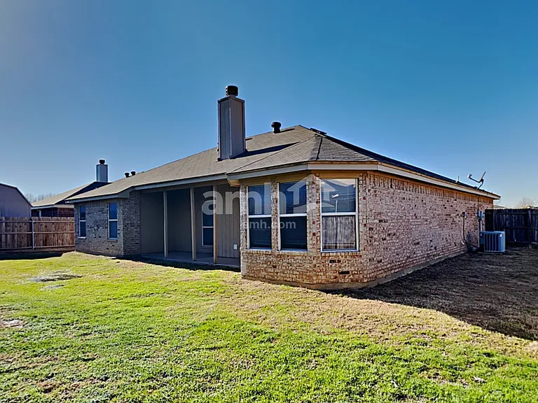 904 Crowder Dr — Photo 20
