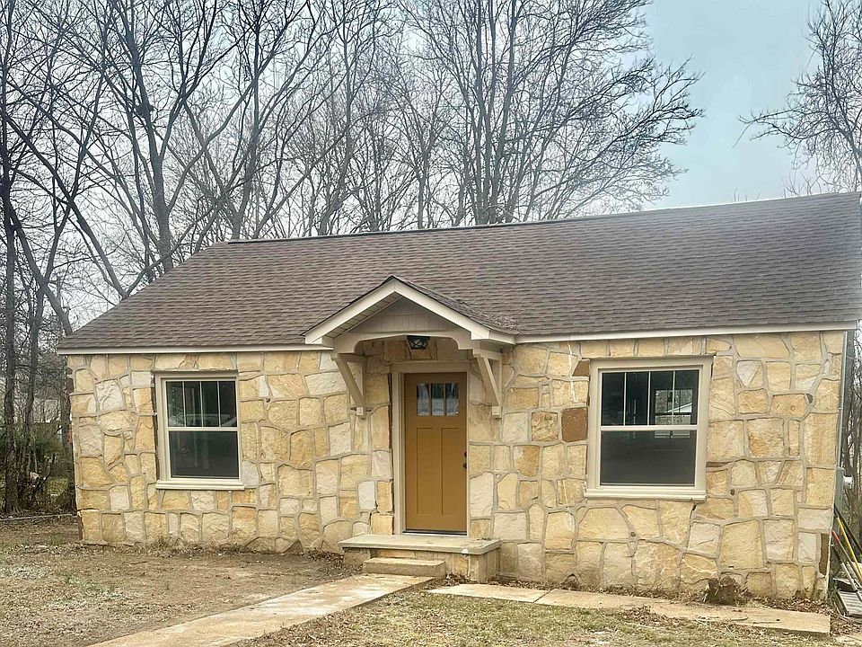 1st image of 104 Olive St